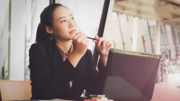 (An applicant can be seen choosing transitional arrangements and exemptions while thinking)

