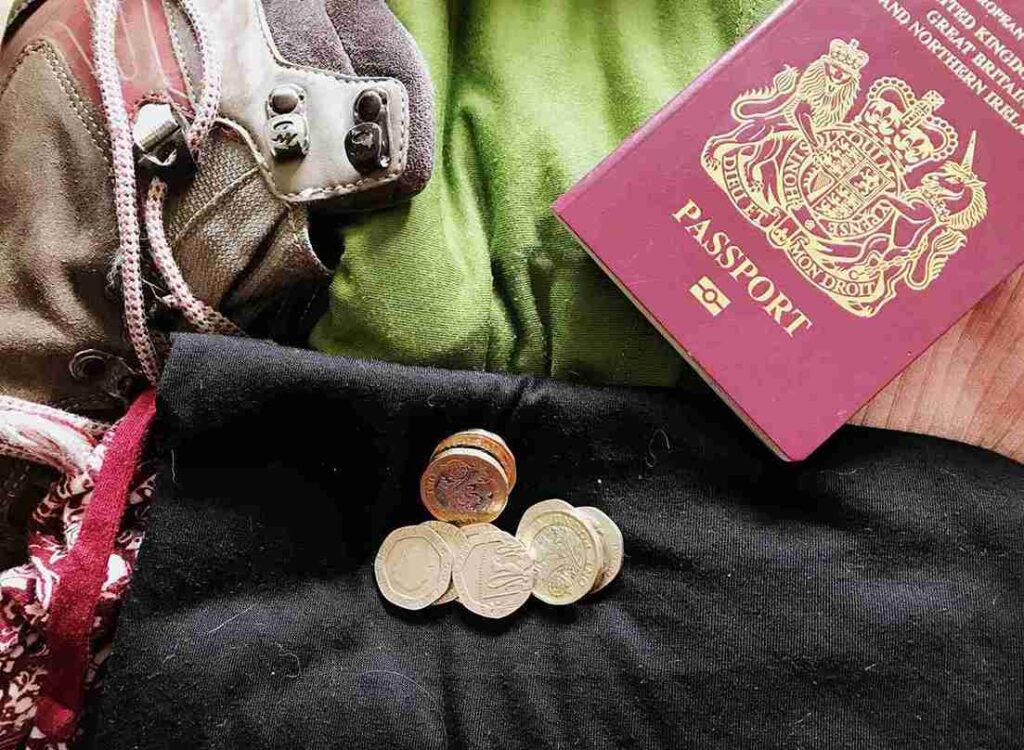 disadvantages of dual citizenship UK