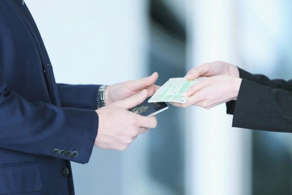 Country-Specific Visa Changes You Shouldn’t Miss client giving documents to solicitors to start the case