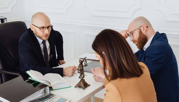 Legal consultation on immigration routes or settlement applications.