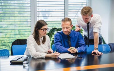 When to Consider Civil Litigation Common Legal Disputes Explained (A team can be seen discussing all the considerations for civil litigation in regards to legal disputes)