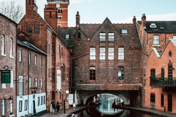 birmingham-immigration-law-firm-axis Axis Solicitors Birmingham, 伯明翰.